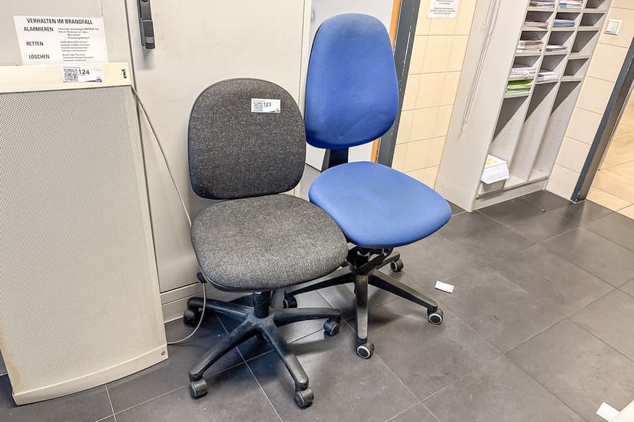 2 Bürodrehstühle